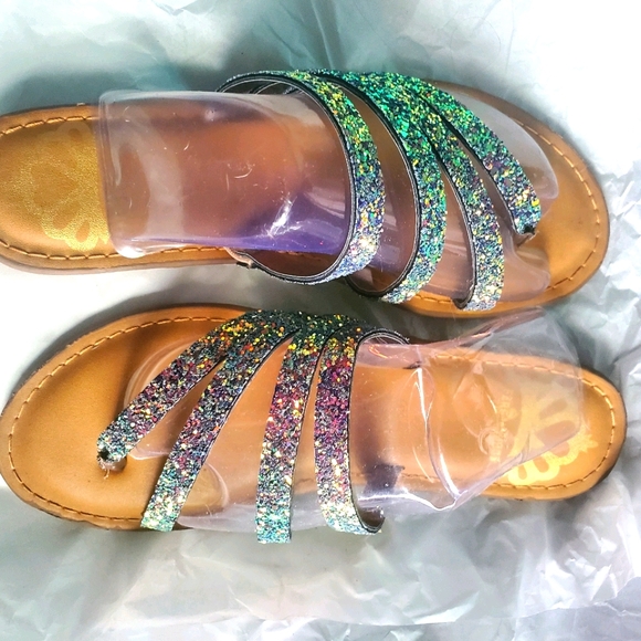 Sandles - Picture 1 of 2